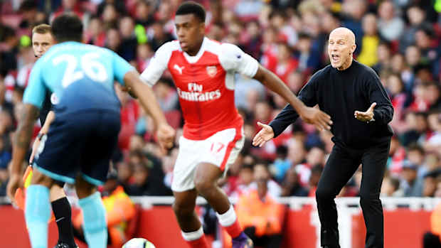 bob-bradley-swansea-english-premier-league-debut-epl-history.jpg